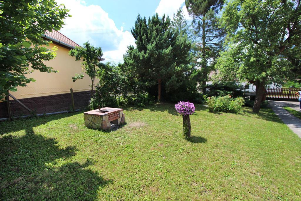 Lugas Vendeghaz Otel Felsőtold Dış mekan fotoğraf
